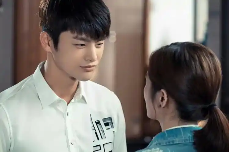 徐仁国&朴宝蓝恋情曝光 韩网友反应褒贬不一