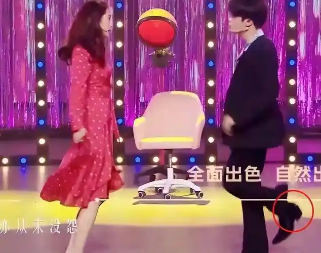 原创男明星跟关晓彤同框暴露真实身高檀健次穿高跟鞋张一山垫木板