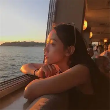 由美头网整理发布,女生头像频道提供更多与清新,淡雅,高颜值,温柔相关