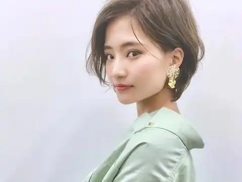 35岁左右女人适合什么发型?三组时尚减龄的日系发型,简单显气质