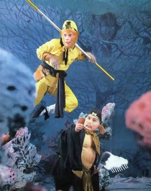 86版西游记当年出国演出这部剧的导演杨洁却被排除在外