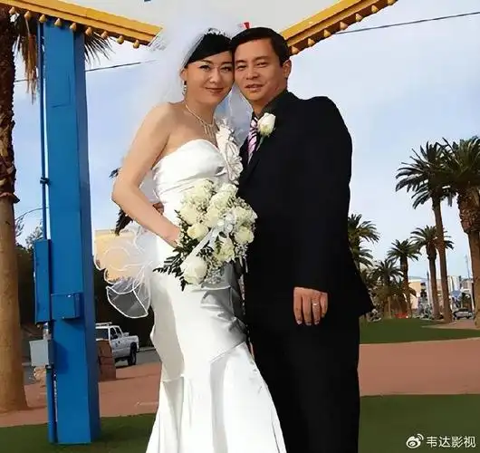 李琳:被前夫一巴掌扇到离婚,二婚嫁世界冠军,如今生活幸福滋润|李琳
