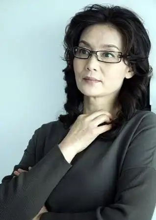 潘虹皈依真禅法师做一个有信仰的人