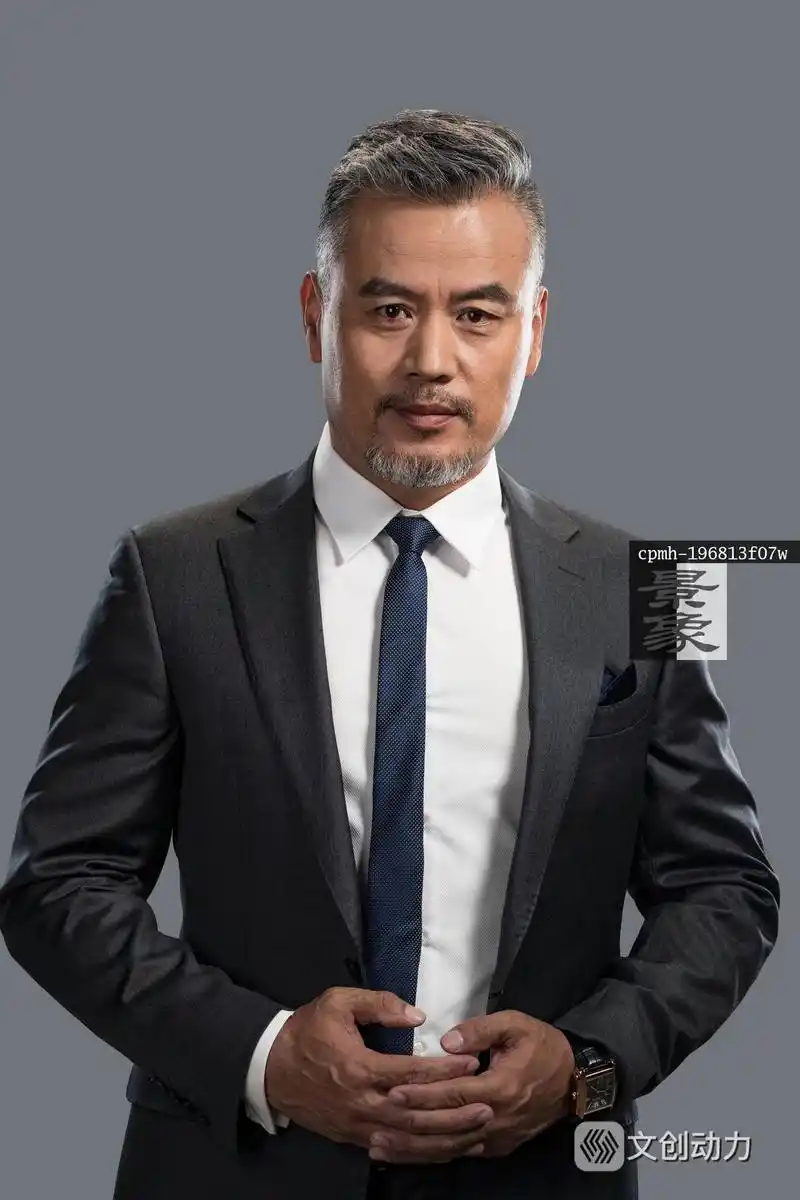 商务中老年男士肖像