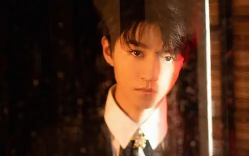 王俊凯帅气西装写真图片桌面壁纸