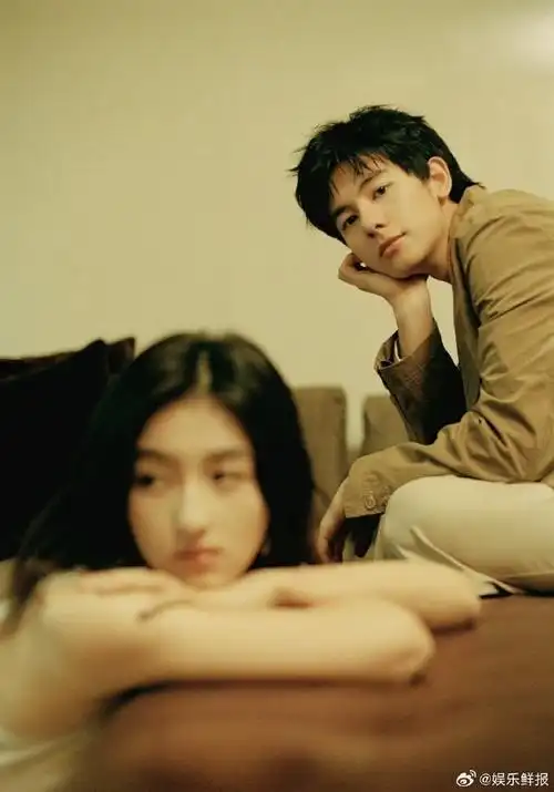 好六520发了张子枫胡先煦拍立得##你好星期六