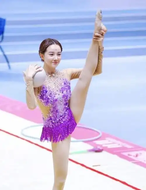 她因身体发育过猛,无奈退出国家游泳队,却被三流导演看中|宋轶|于小彤