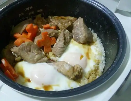 电饭煲版排骨煲仔饭