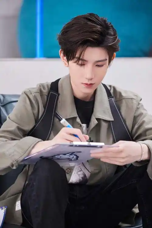 王源明日创作计划耐心帮助选手变反矫情达人态度超man