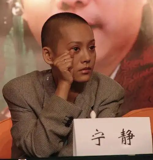 刘嘉玲问宁静为什么理光头,宁静的回答让她惊掉下巴_头发_时间_角色