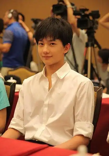 我心飞洋把你认为杨洋最帅的图片贴出来杨洋吧百度贴吧