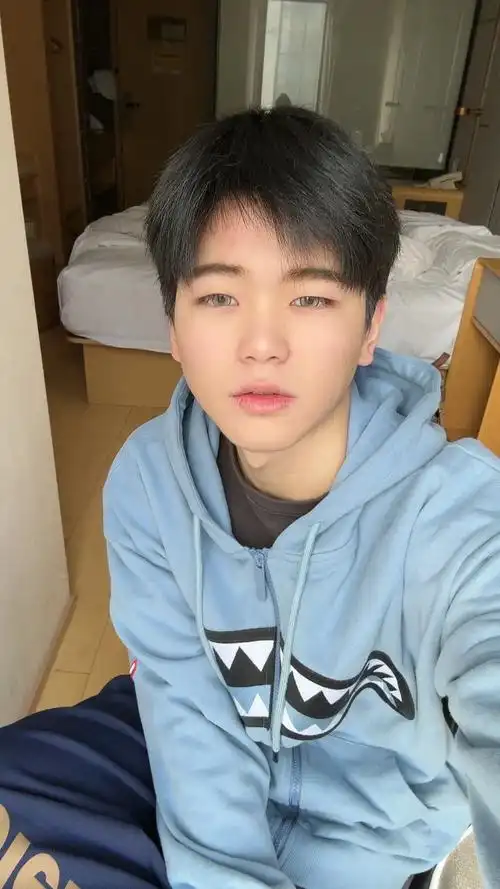 小奶狗男友 #不纯男高 #top #首尔第一深情 让我不要 - 抖音