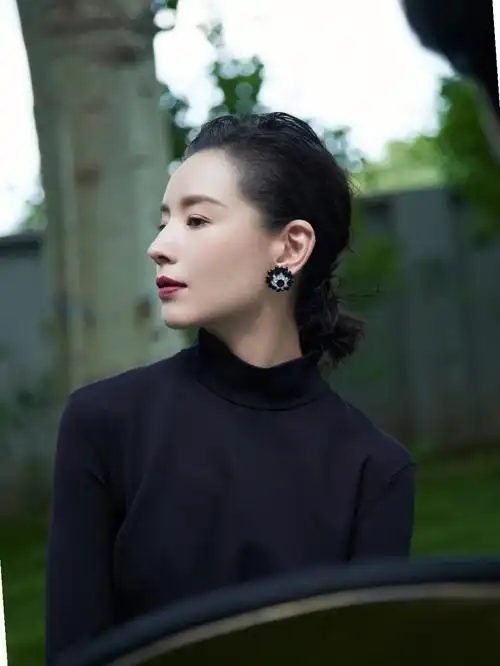 董洁粉嫩粉嫩的