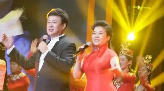 张也55岁还未婚和62岁的吕继宏互相陪伴多年不结婚但幸福