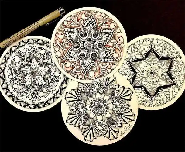 罗城中心小学三年级——《线描装饰画》