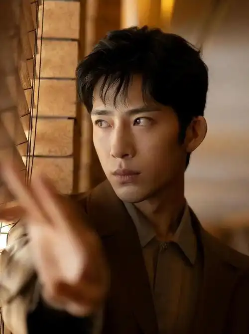 央视力推!没想到和倪妮分手后,井柏然竟以这种方式打出了王炸