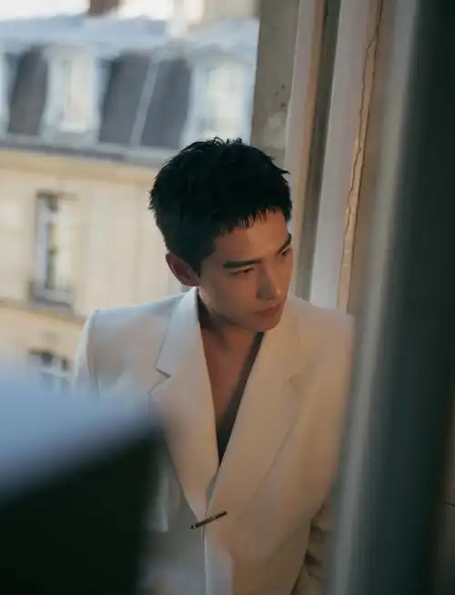 杨洋2020巴黎男装周搜狐时尚专访在适合的年龄做适合的事系列存档