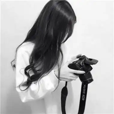 黑白伤感女生头像侧面女生伤感安静低头头像