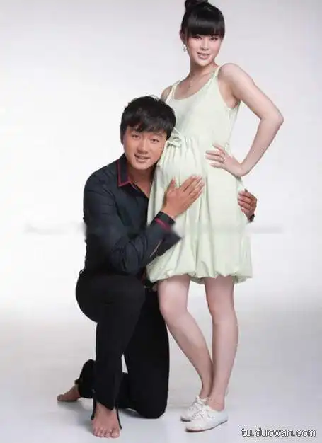 张柏芝李小璐孙燕姿李湘盘点女星怀孕大肚照片十三