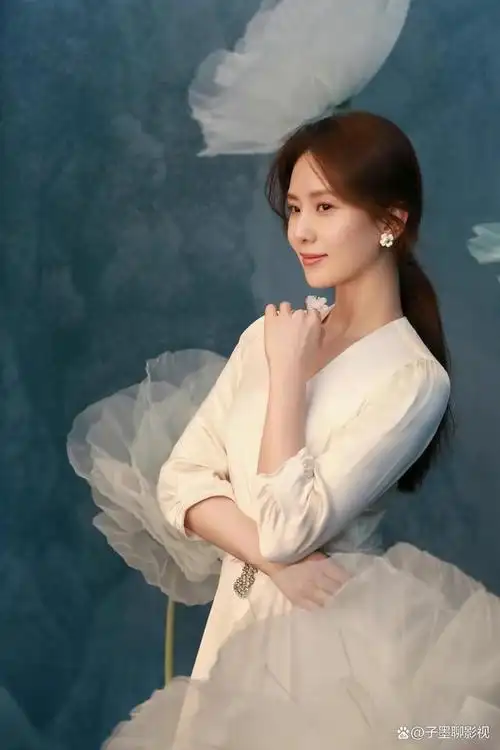 刘诗诗休闲生活照女人味十足尽显东方女性之美