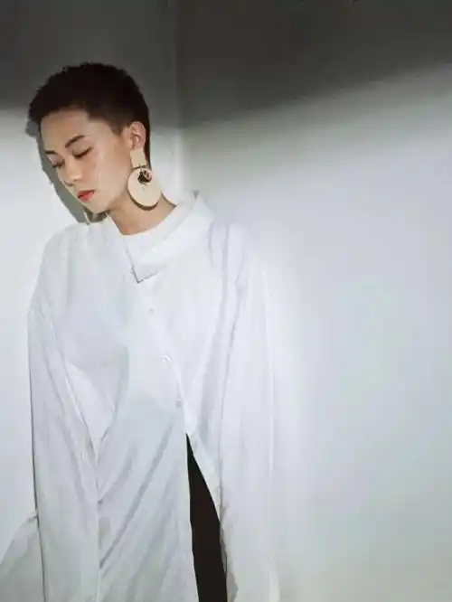 浅唠一下剃寸头的女生有多酷