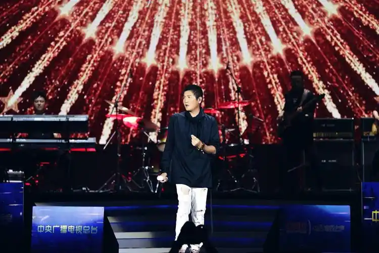 孙楠携手指南针乐队向音乐致敬