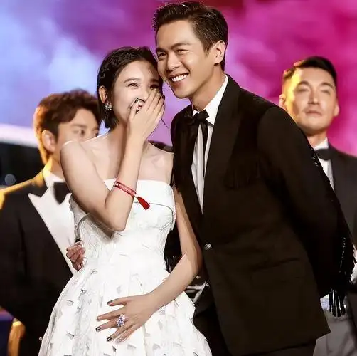 回顾有种整容叫唐艺昕结婚张若昀变化不大她却像换了个人