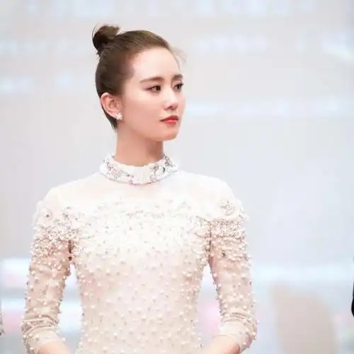 海瑞温斯顿winston cluster珠宝系列 winston cluster中型钻石戒指