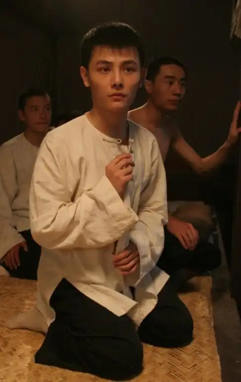 孙坚《生死桥》剧照孙坚帅气写真正在央视欧美频道热播的电视剧