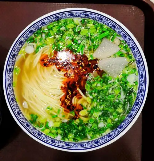 一清二白三红四绿五黄的兰州拉面
