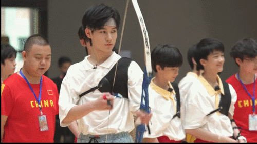 张真源!这个眼妆这个发型请保持!