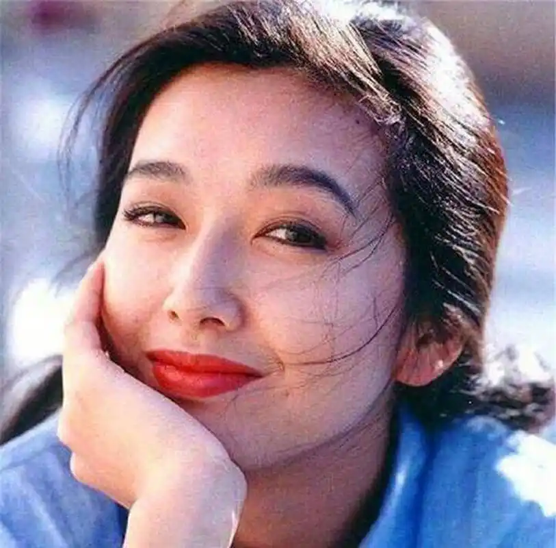 江珊,你一个不老女神. 犹记得,《过把瘾》里的杜梅.