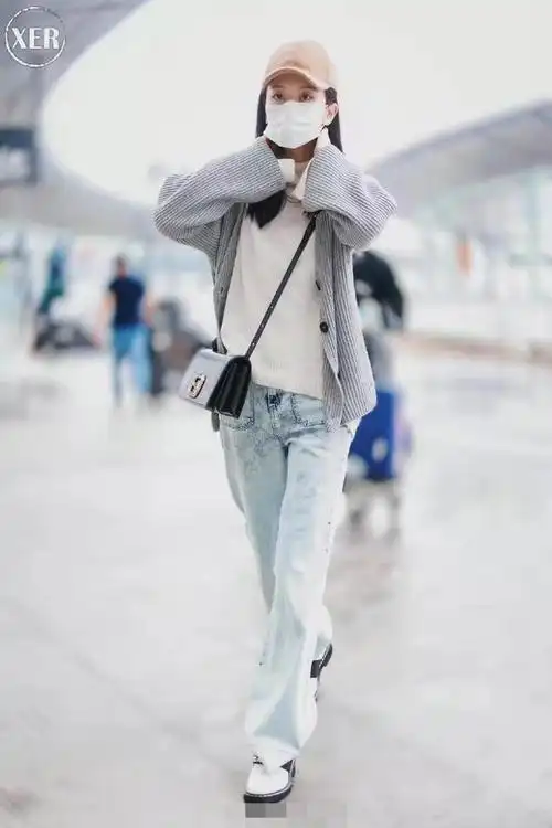 用开衫也能炸街时髦洋气如此简单快看看乔欣的穿搭思路