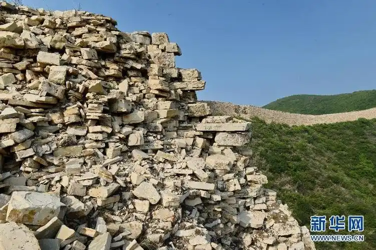 组图:河北古长城破败不堪 生存状况堪忧