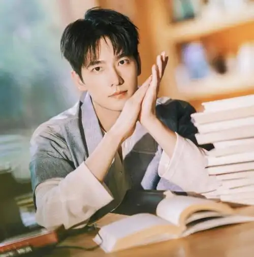 杨洋消失荧幕一年多,网友透露原因,称9月份已进组,明年有新剧|电视剧