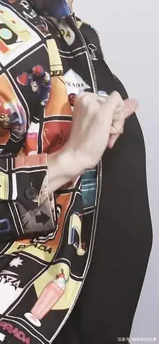 蔡徐坤手控福利小合集,这个手真的太太太绝了,手控福利