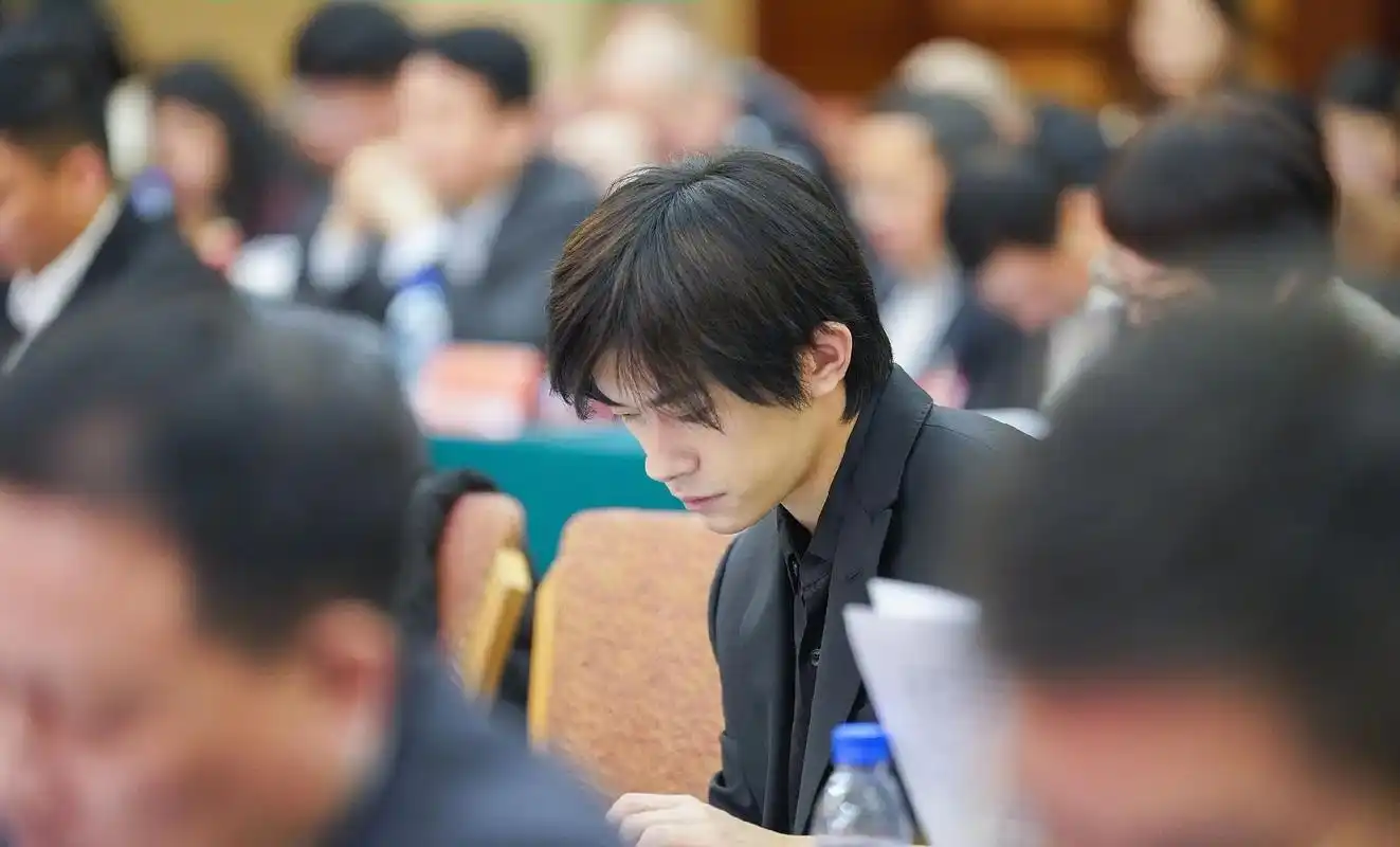 易烊千玺参加中国影协第十一次全国代表大会