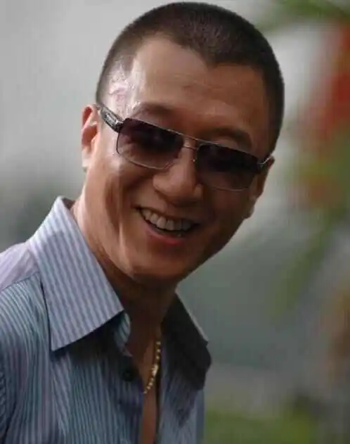 原创易立竞看着孙红雷的脸似乎就看到了一个颇为凶恶的江湖