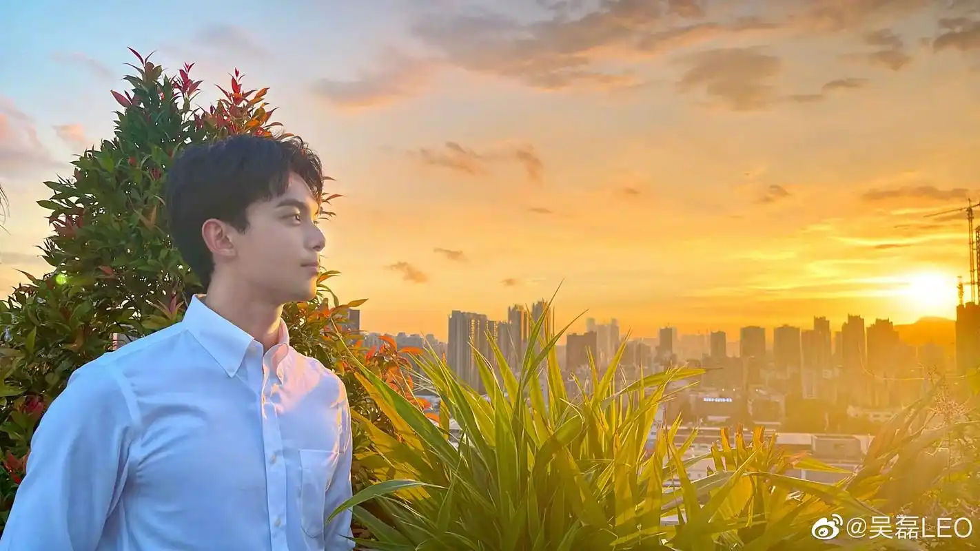 新图适合电脑壁纸!#吴磊 #吴磊leo @抖音小助手 - 抖音