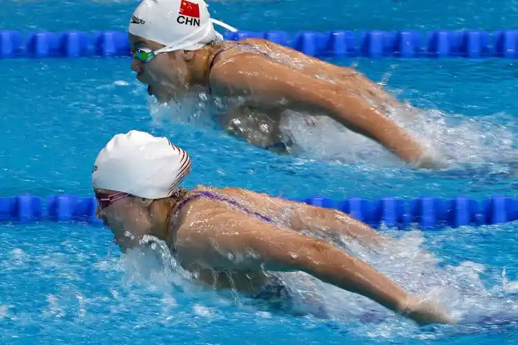 游泳女子200米蝶泳半决赛赛况