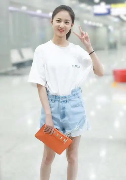 陈钰琪的腿究竟有多白?自带丝袜特效,甘蔗腿抢镜无敌!