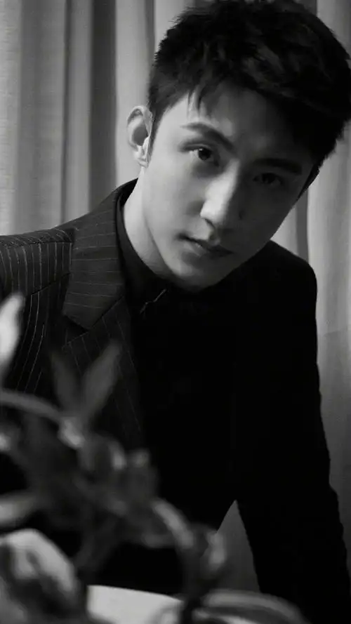 黄景瑜时尚帅气写真,高清图片,手机锁屏桌面-壁纸族