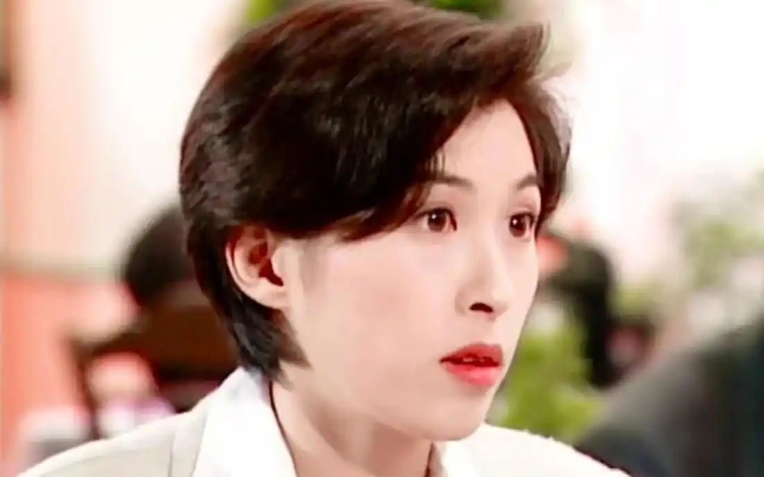 【郭蔼明】 短发 2002