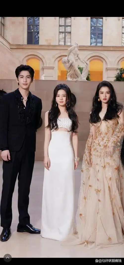 1. 网友批评赵今麦造型输给张婧仪,工作室被指拉垮