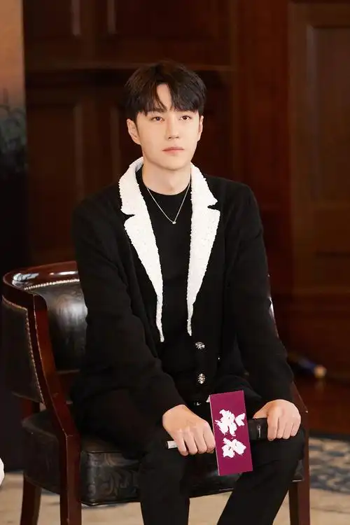 于冬程耳王一博携《无名》回拍摄地上海_电影_爱特豆