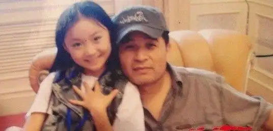 毕福剑19岁女儿近照鬼马搞怪 看后三观尽毁(2)