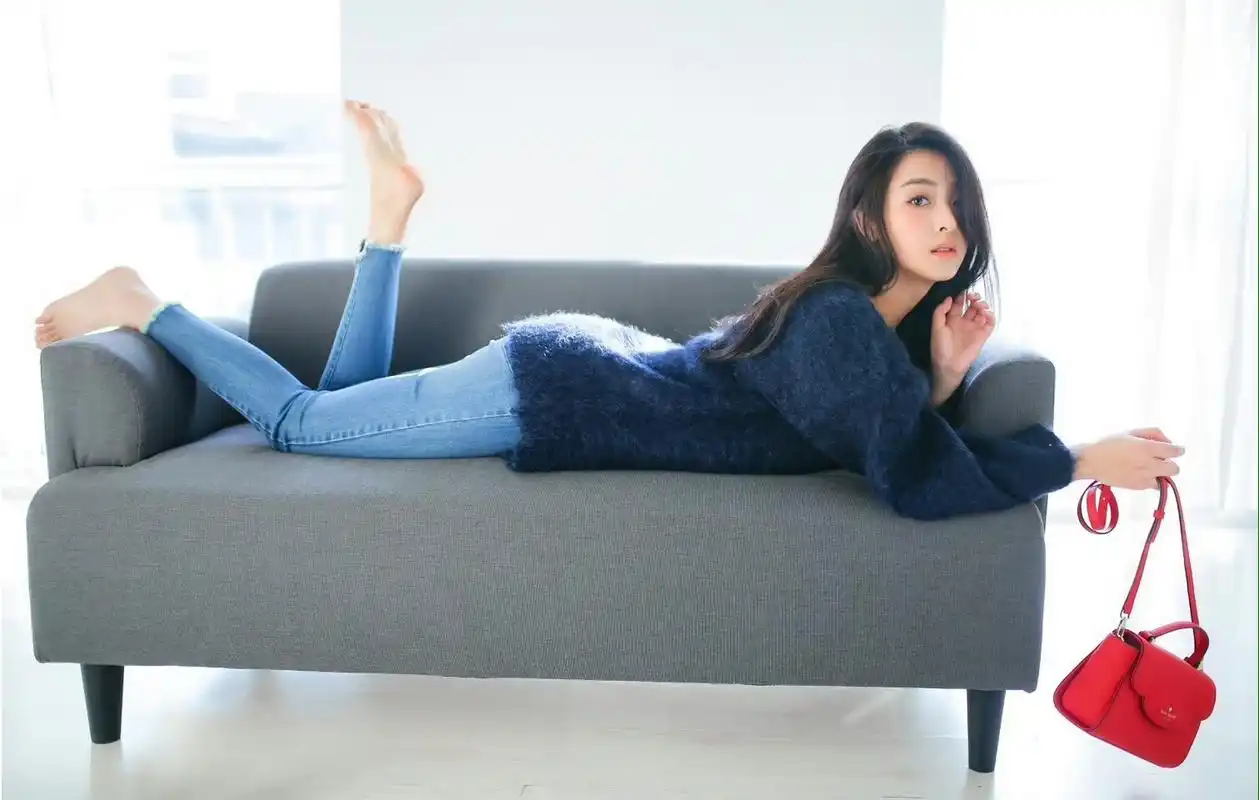 张含韵光脚丫[色][色] #张含韵