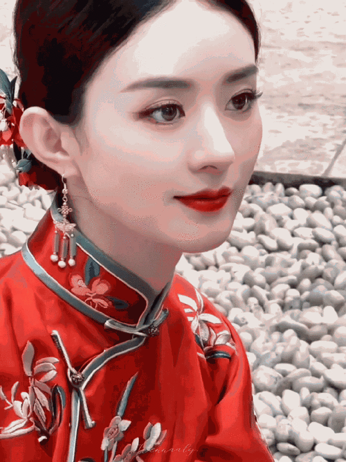 赵丽颖红色旗袍