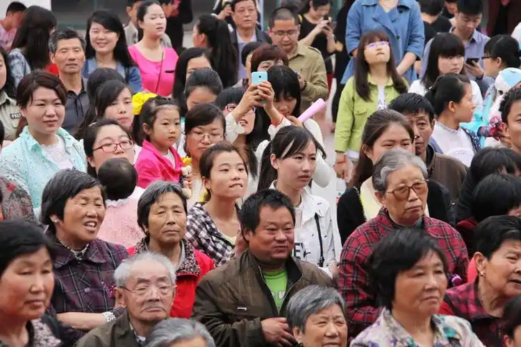 台下如潮的观众----肥西智慧旅游上线启动仪式!