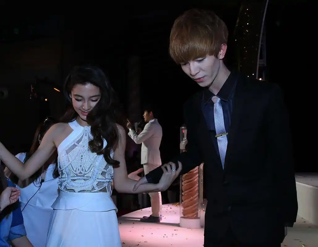 关晓彤范丞丞吻戏爆出